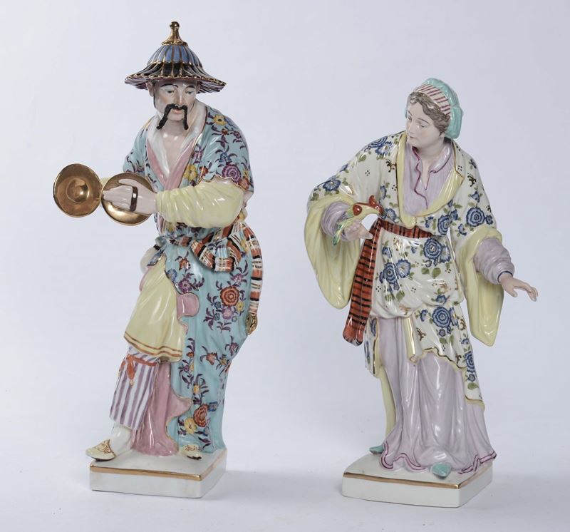 Due Statuine in porcellana  - Asta Antiquariato e Dipinti Antichi - Cambi Casa d'Aste