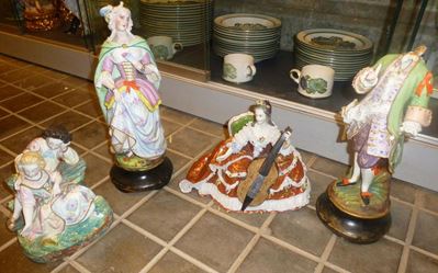 Lotto di Quattro Statuine in Porcellana