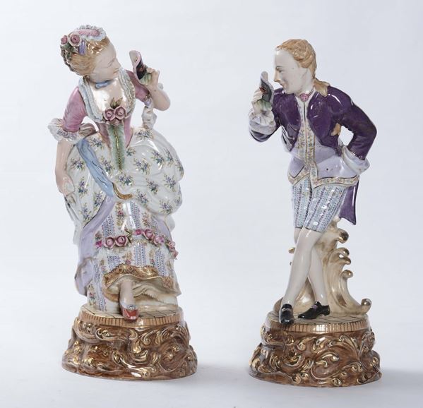Due statuine in porcellana