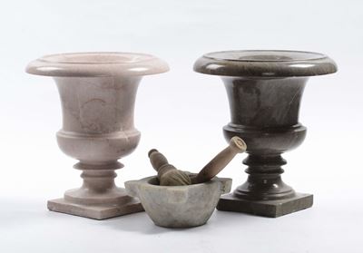 Coppia di Vasi in Marmo di Colori Differenti