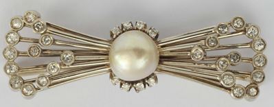 Spilla con Perla Naturale e Diamanti