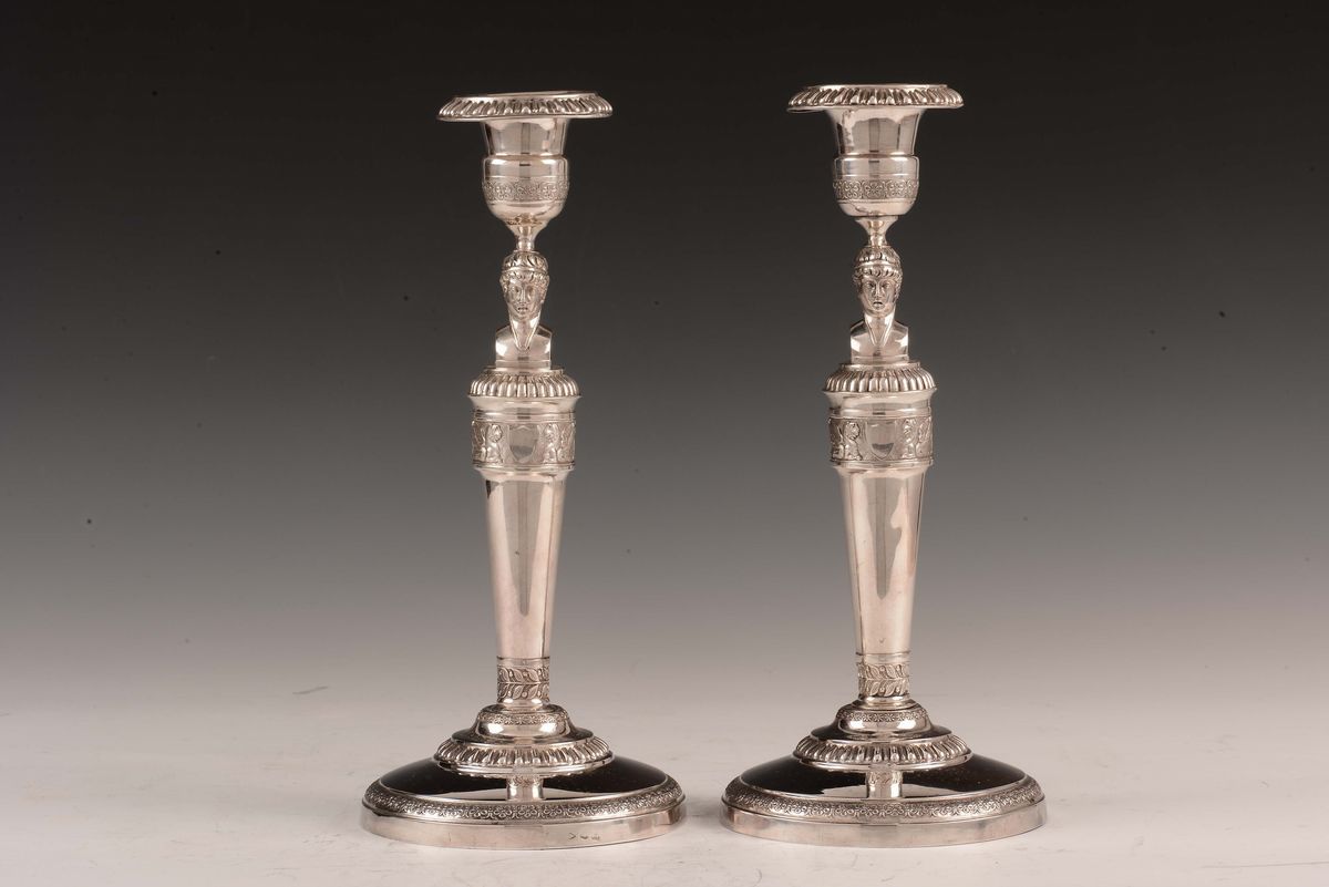Coppia Candelieri Argento con Decori di Gusto Neoclassico, Bolli di Torino in Uso dal 1824 al 187...