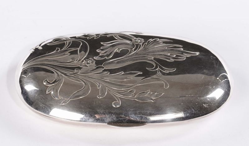 Scatola ovale in argento con decori Liberty  - Asta Argenti e Gioielli - Cambi Casa d'Aste