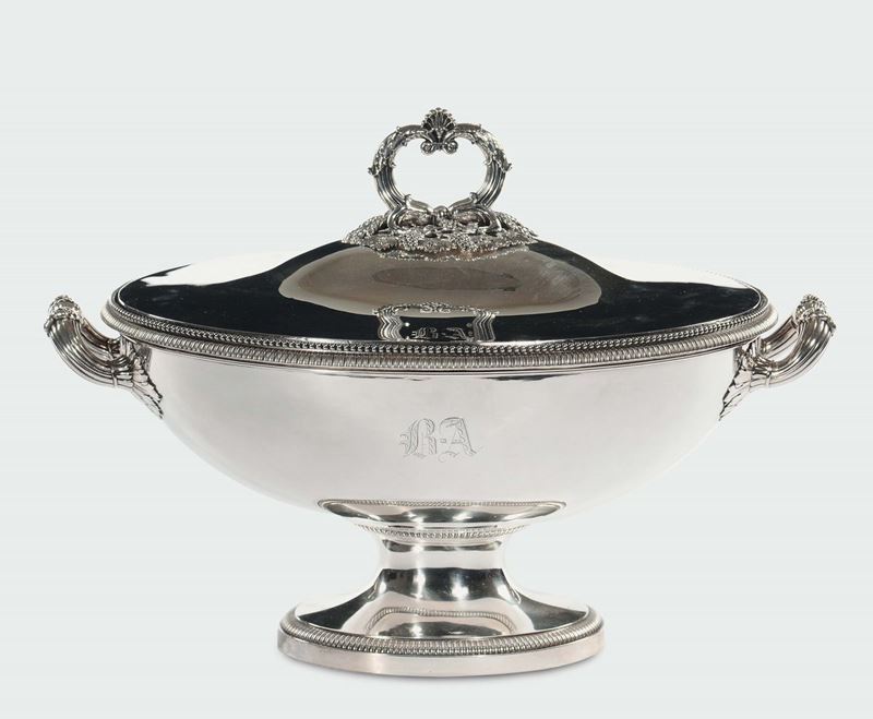 Grande zuppiera biansata in argento, XIX secolo  - Asta Argenti e Gioielli - Cambi Casa d'Aste