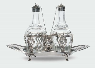 Oliera Luigi XV in Argento Fuso e Sbalzato, Bolli Parigi Ultimo Quarto XVIII Secolo