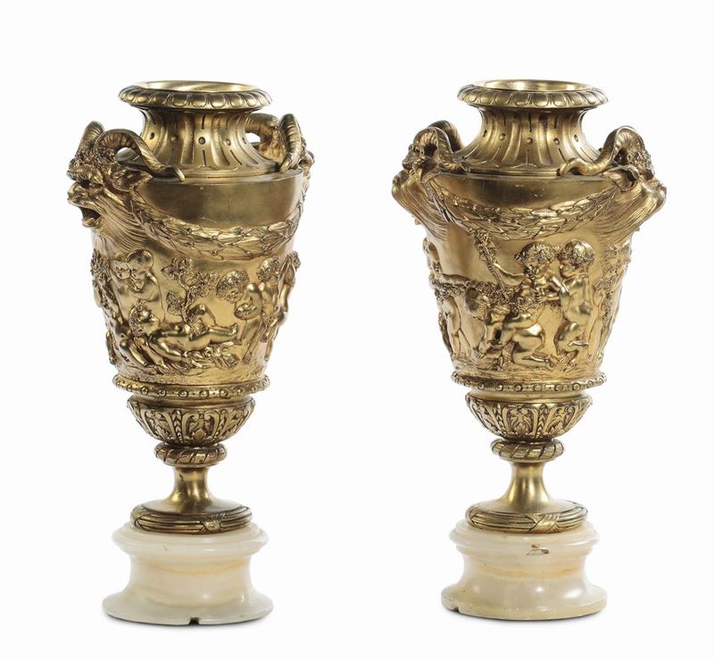 Coppia di vasetti in bronzo dorato, XIX secolo  - Auction Antique and Old Masters - Cambi Casa d'Aste
