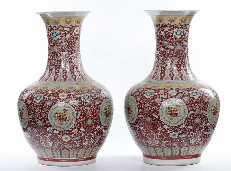 Coppia di vasi in porcellana, Cina XX secolo  - Asta Antiquariato e Dipinti Antichi - Cambi Casa d'Aste