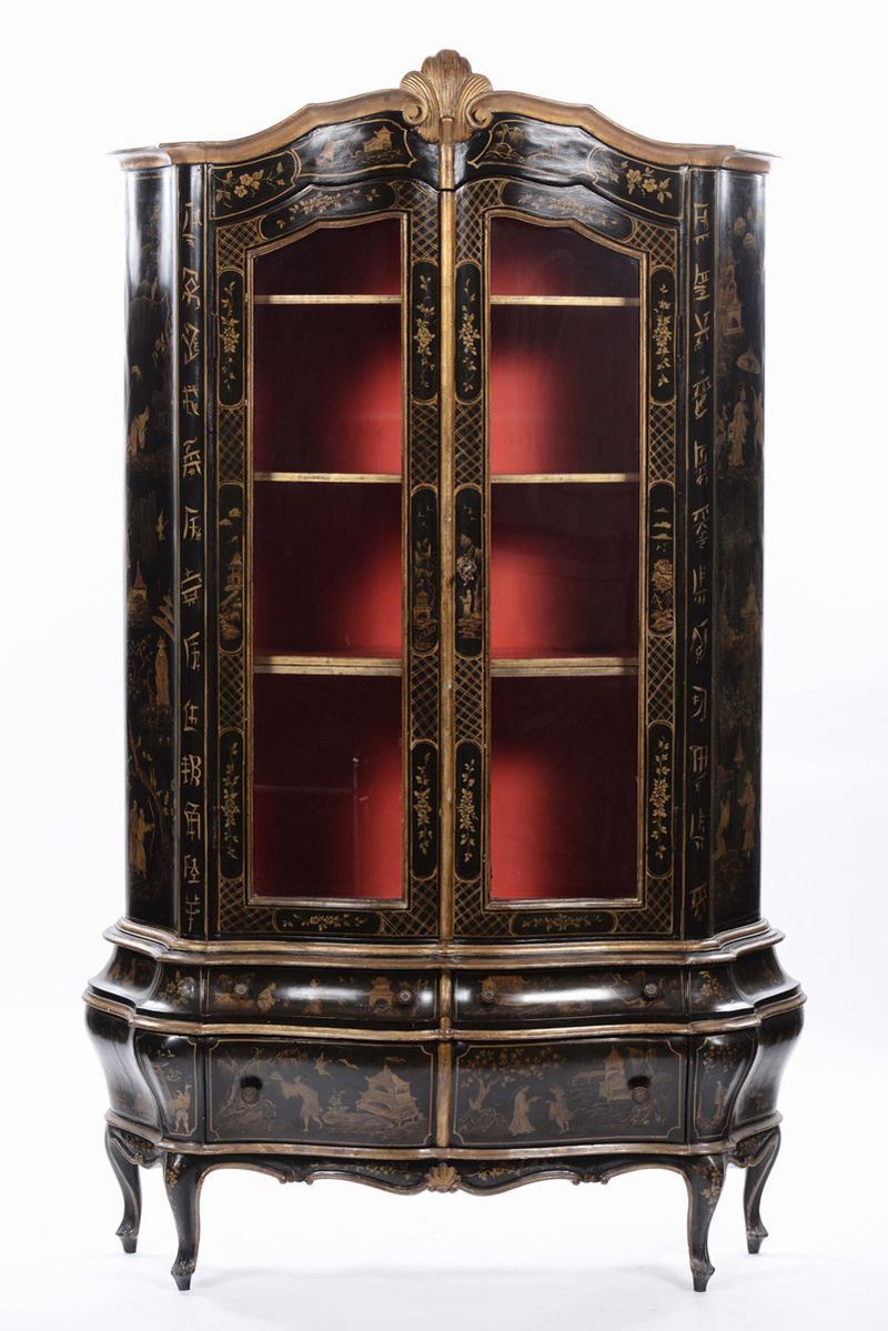 Vetrina in legno laccato, XIX secolo  - Asta Antiquariato e Dipinti Antichi - Cambi Casa d'Aste