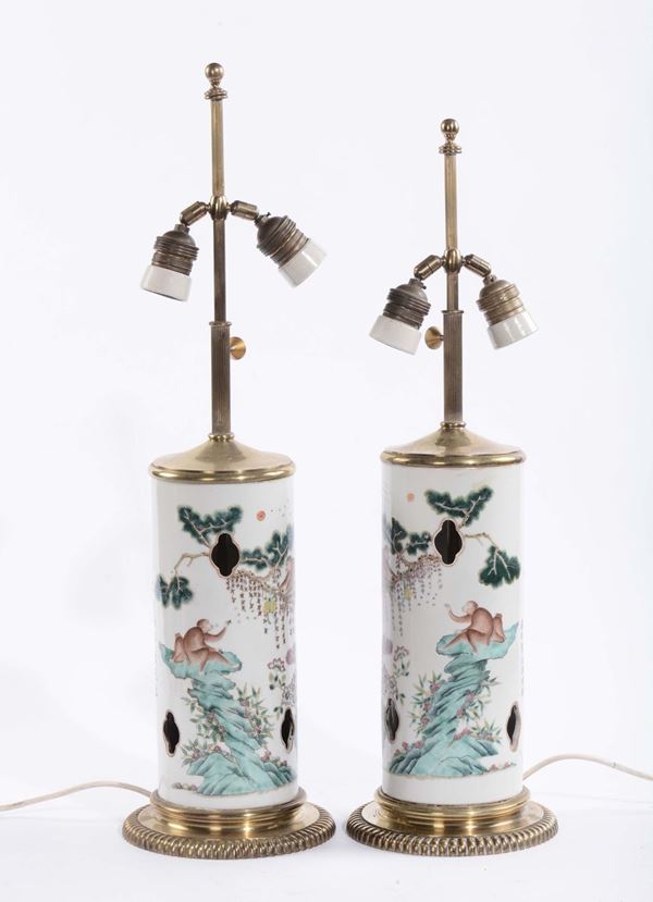 Coppia di lampada in porcellana policroma, Cina