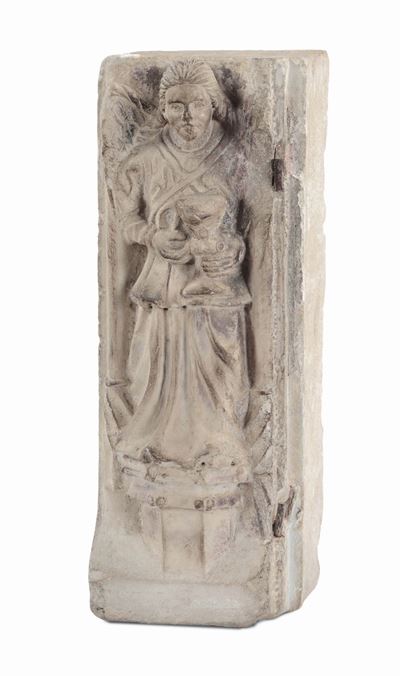 Piccola Lesena in Marmo con Figura di Angelo Scolpita a Rilievo che Regge Calice, XV Secolo