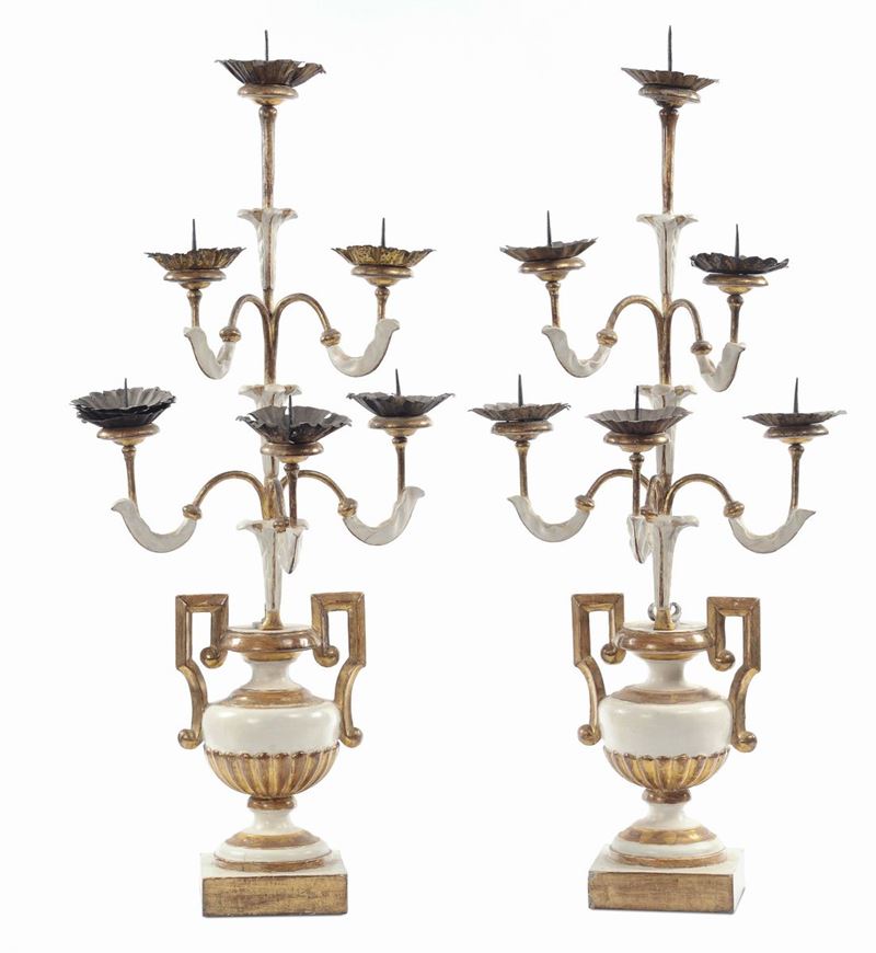 Coppia di candelieri in legno intagliato, dorato e laccato, XVIII secolo  - Asta Bartolozzi, Antiquari dal 1887 - Cambi Casa d'Aste
