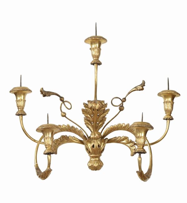 Coppia di appliques a cinque luci in legno intagliato e dorato, Italia centrale ultimo quarto XVIII secolo