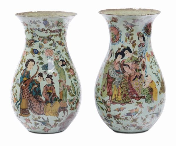 Coppia di vasi in vetro soffiato e dipinto con motivi a chinoiseries, Piemonte seconda metà del XVIII secolo