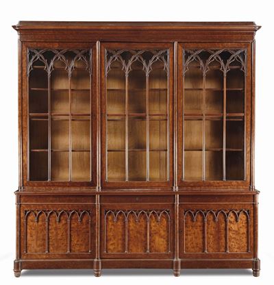 Libreria in Mogano Decorata da Intagli, Periodo Neogotico, Francia XIX Secolo