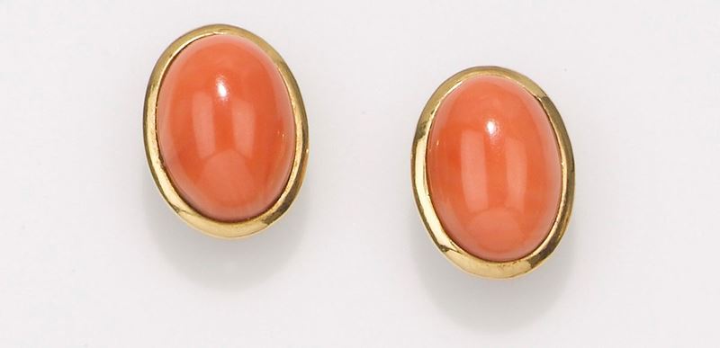 A pair of coral and gold earrings  - Auction Vintage, Jewels and Bijoux - Cambi Casa d'Aste