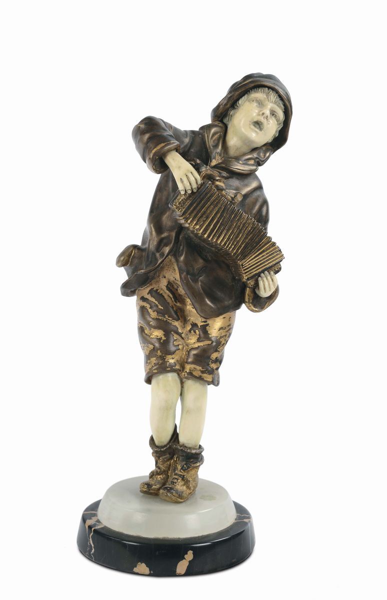 Demetre Chiparus (1886-1947) Giovane suonatore di accordéon  - Asta Arti Decorative del XX secolo - Cambi Casa d'Aste