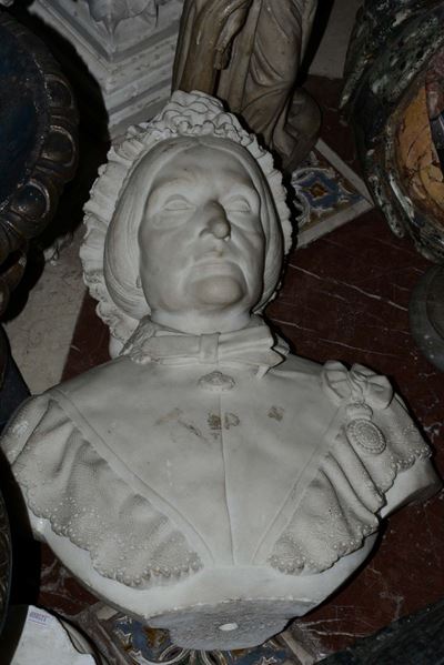 Scultore Inglese del XIX Secolobusto di Anziana Signora
