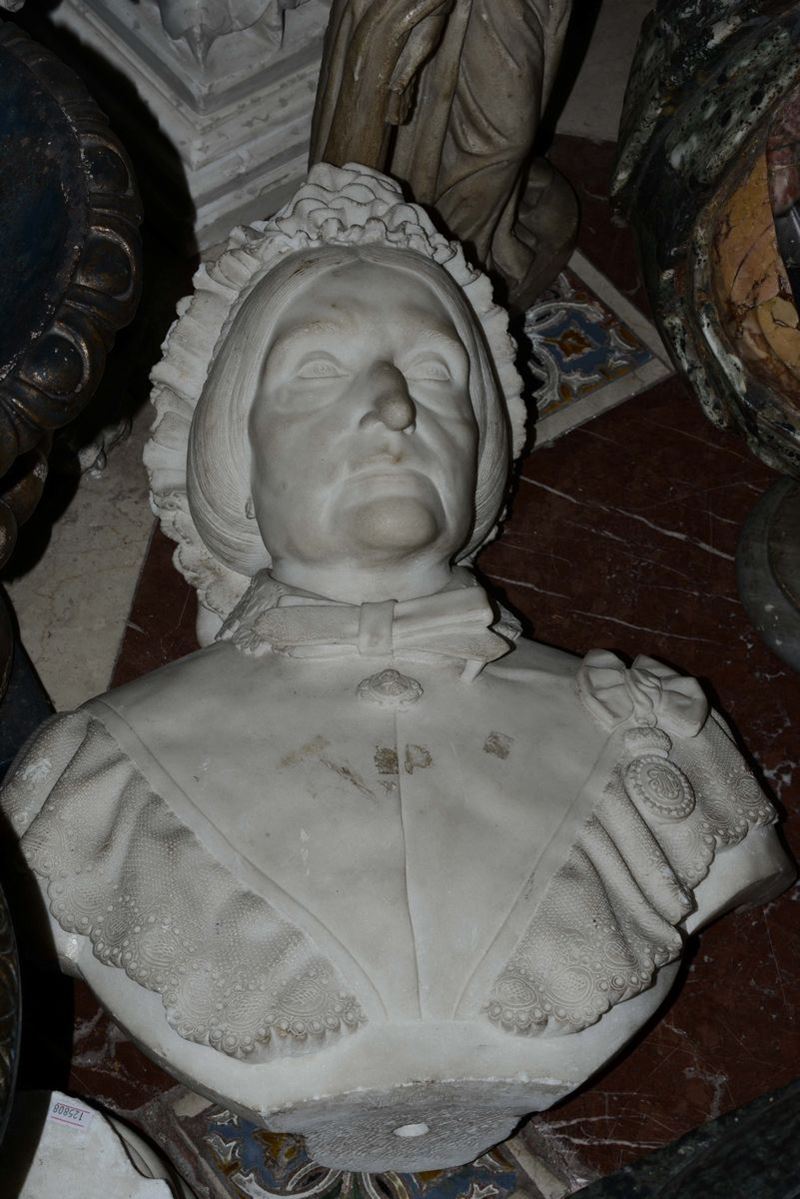 Scultore Inglese del XIX secolo Busto di anziana signora  - Asta Antiquariato e Dipinti Antichi - Cambi Casa d'Aste
