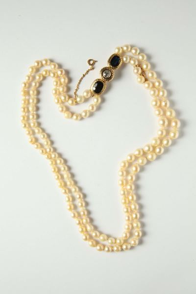 Collana Composta da Due Fili di Perle Coltivate