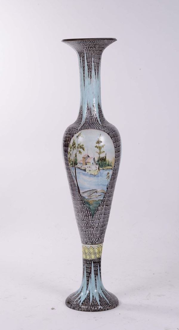 Alto vaso Liberty a forma di tromba in ceramica, Venezia fine XIX secolo