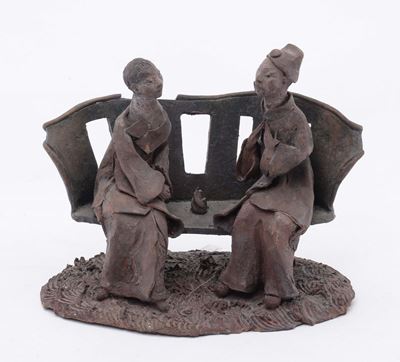 Sculturina in Terracotta con Personaggi Orientali su Panchina