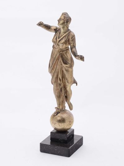 Sculturina in Legno Dorato Raffigurante Musa, XIX Secolo