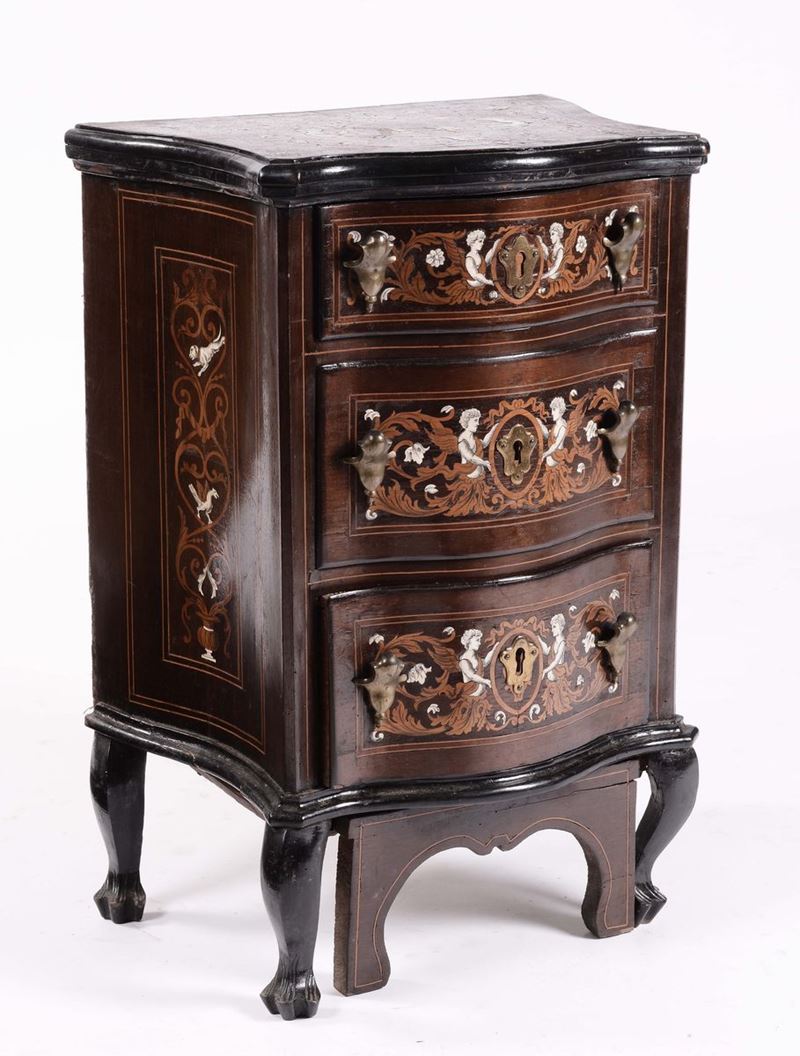 Piccolo comodino a inginocchiatoio con intarsi in avorio, Veneto XVIII secolo  - Auction Antique and Old Masters - Cambi Casa d'Aste