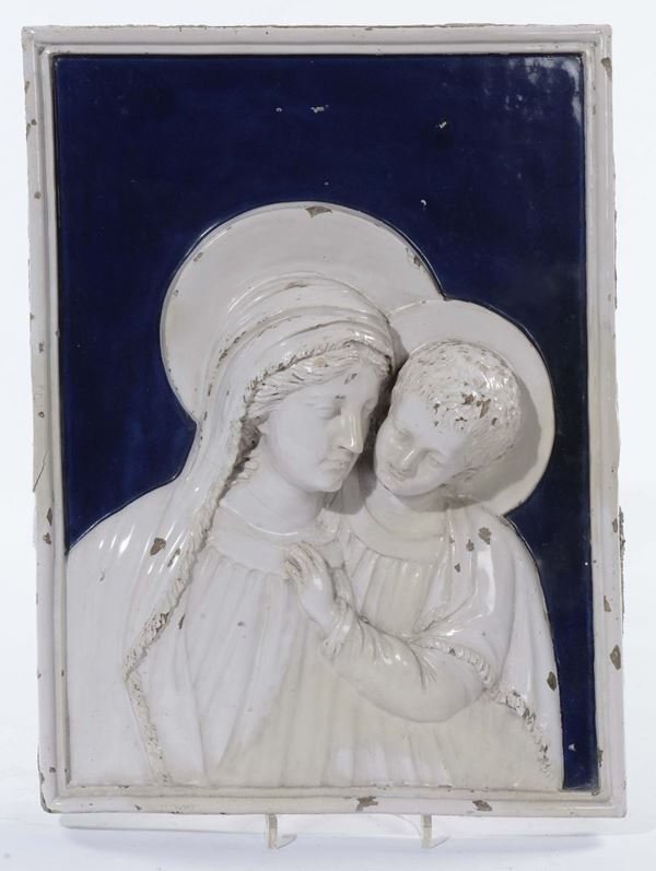 Bassorilievo in maiolica bianca e blu Madonna e Bambino blu e bianco, XIX secolo