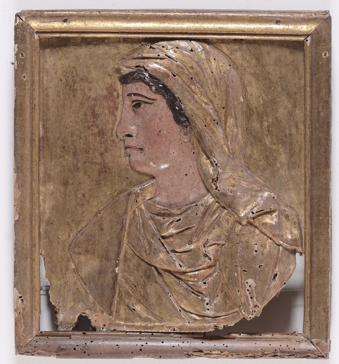 Coppia di Pannelli in Legno Dorato Raffigurante Profili di Personaggi, XIX Secolo