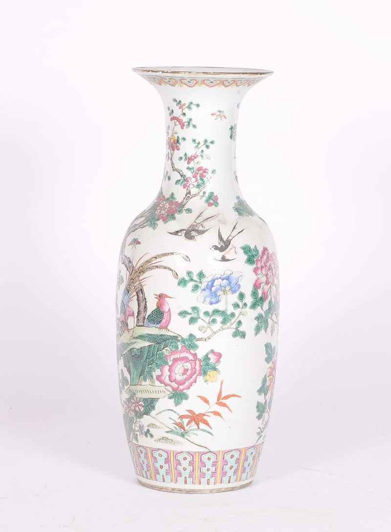 Vaso in porcellana Famiglia Rosa, Cina XX secolo  - Asta Antiquariato e Dipinti Antichi - Cambi Casa d'Aste