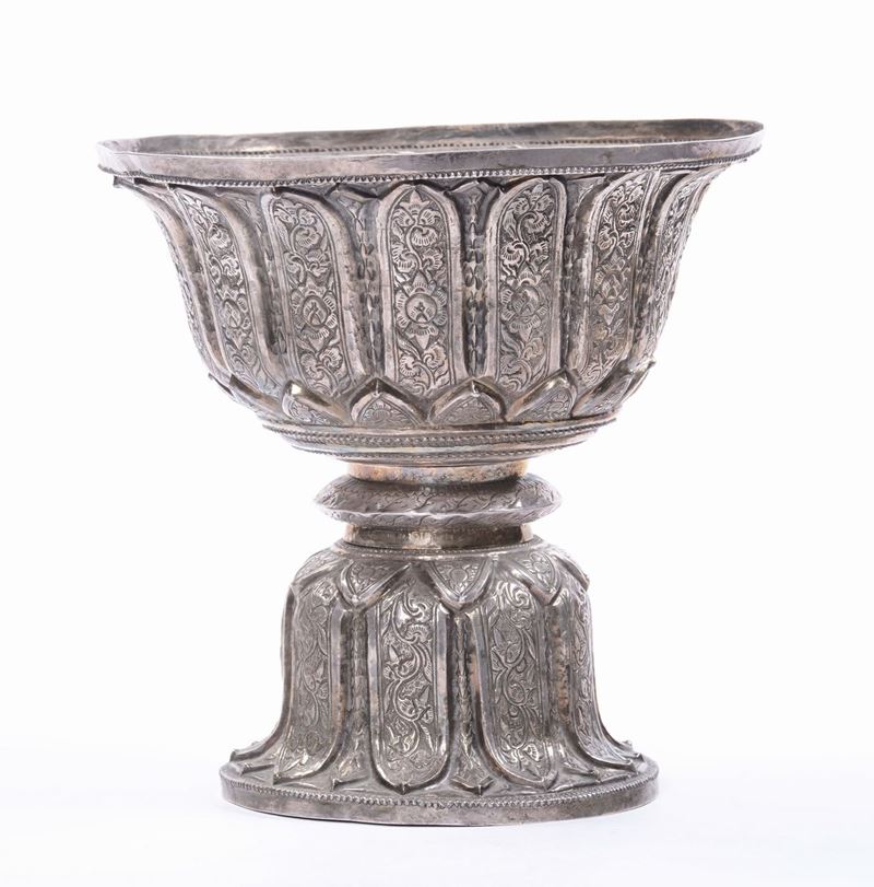 Coppa in argento, Tibet XIX secolo  - Asta Argenti e Gioielli - Cambi Casa d'Aste
