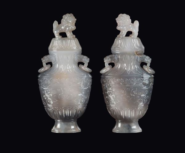 A pair of agate vases and covers with Pho dogs, China, Qing Dynasty, 19th century
