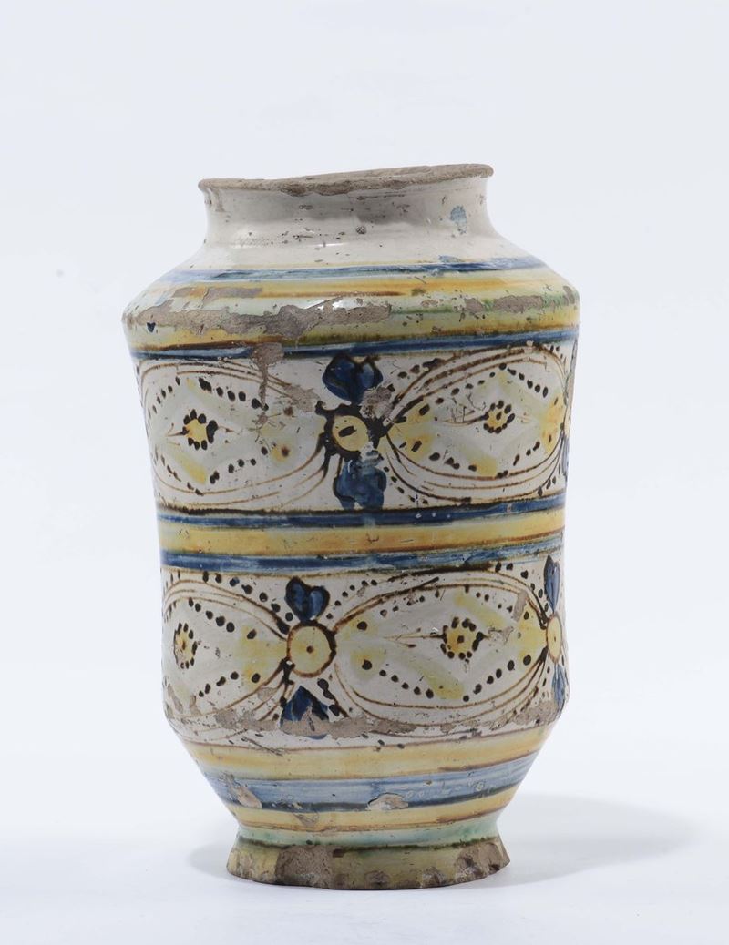 Albarello in maiolica policroma, probabilmente XVII secolo  - Auction Antique and Old Masters - Cambi Casa d'Aste