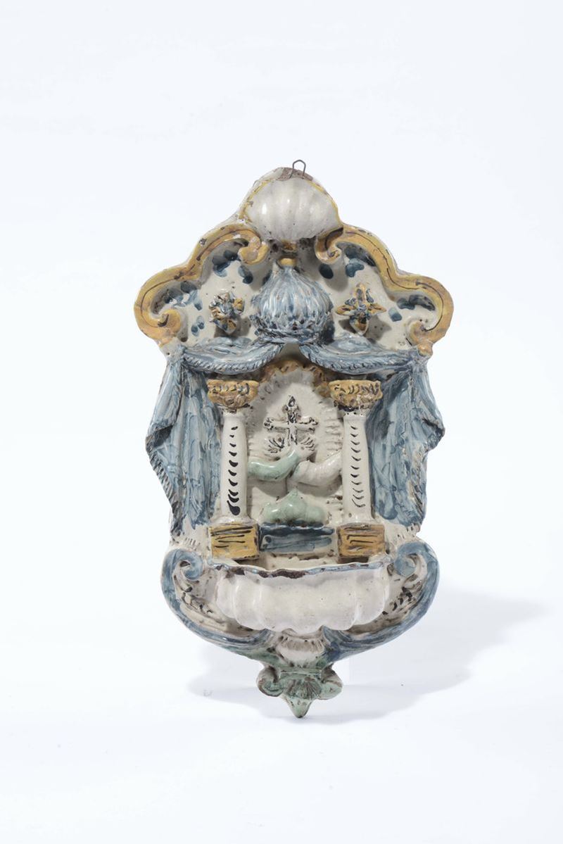 Acquasantiera in maiollica policroma, Sicilia, forse Caltagirone, XVIII secolo  - Auction Antique and Old Masters - Cambi Casa d'Aste