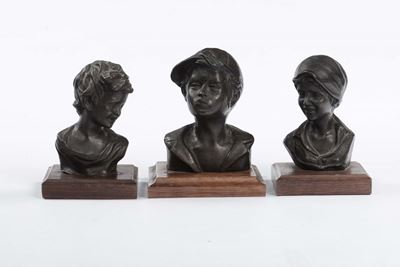 Tre Sculture in Bronzo Due Raffiguranti Busti di Bimbi ed una Busto Femminile