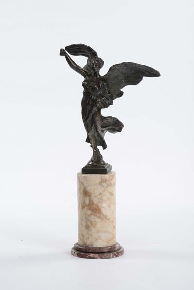 Scultura in Bronzo Raffigurante Vittoria Alata, XIX Secolo