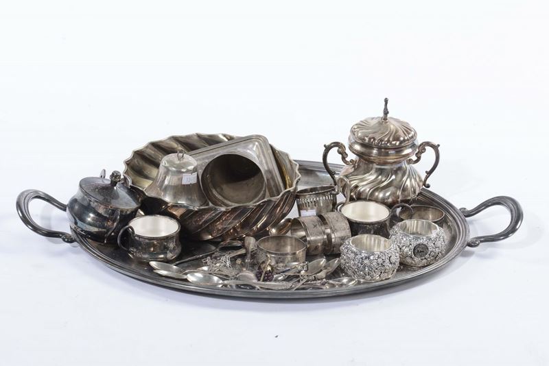 Lotto di oggetti in argento e metallo argentato  - Asta Argenti e Gioielli - Cambi Casa d'Aste