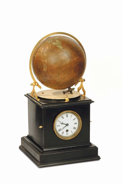 Orologio da Tavolo in Legno Ebanizzato con Globo Terrestre, Francia XX Secolo