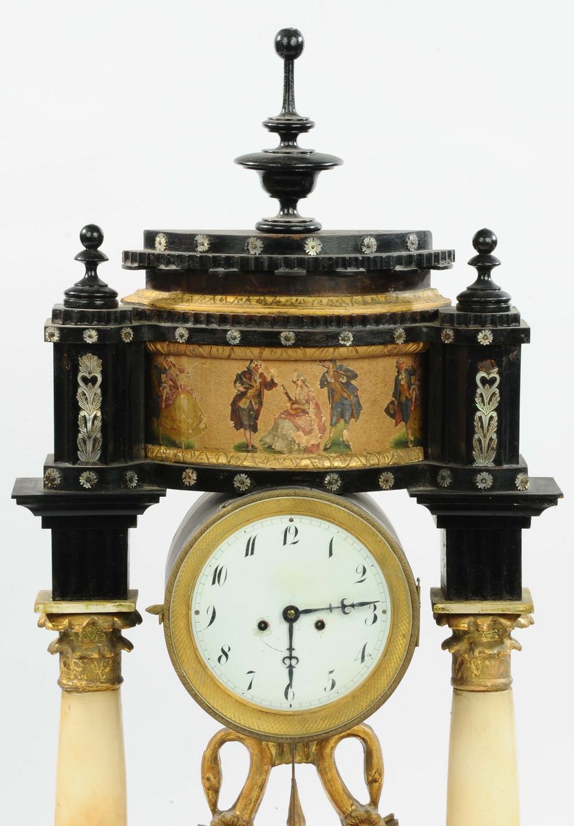Orologio a Tempietto con Colonne in Alabastro