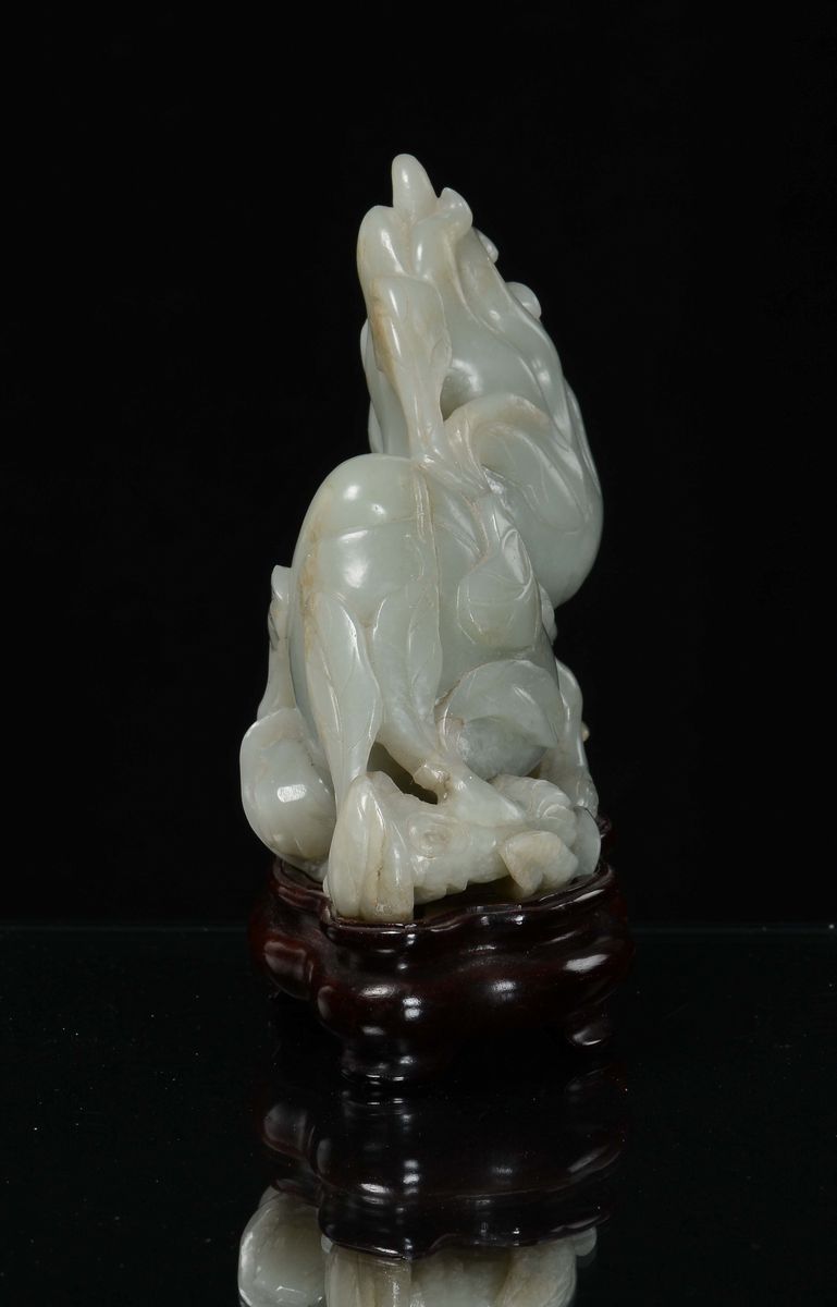 Gruppo in Giada Bianca Celadon a Forma di Mano di Buddha, Cina, Dinastia Qing, Periodo Qianlong (...