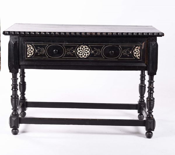 Console ebanizzata ed intarsiata in avorio, Lombardia inizi XVIII secolo