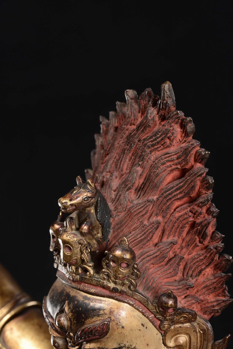 Grande ed Importante Figura in Bronzo Dorato e Rame di Vajrapani, Cina, Dinastia Qing, XVIII Seco...