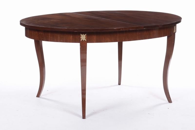 Tavolo ovale lastronato in noce, XIX secolo  - Auction Antique and Old Masters - Cambi Casa d'Aste