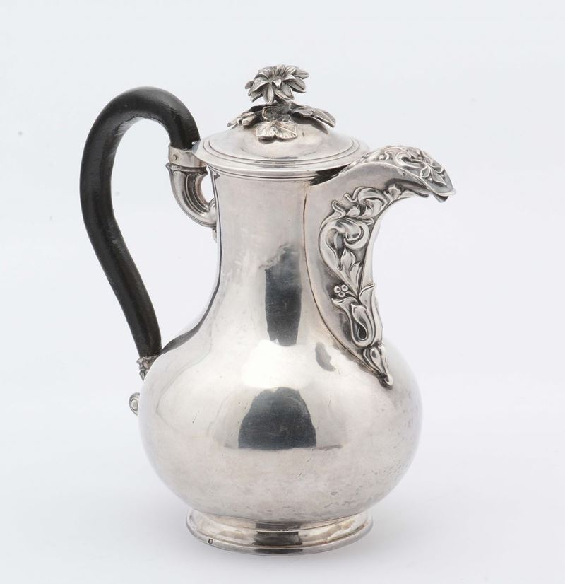 Caffettiera in argento a corpo piriforme, Francia XIX-XX secolo  - Asta Argenti e Gioielli - Cambi Casa d'Aste