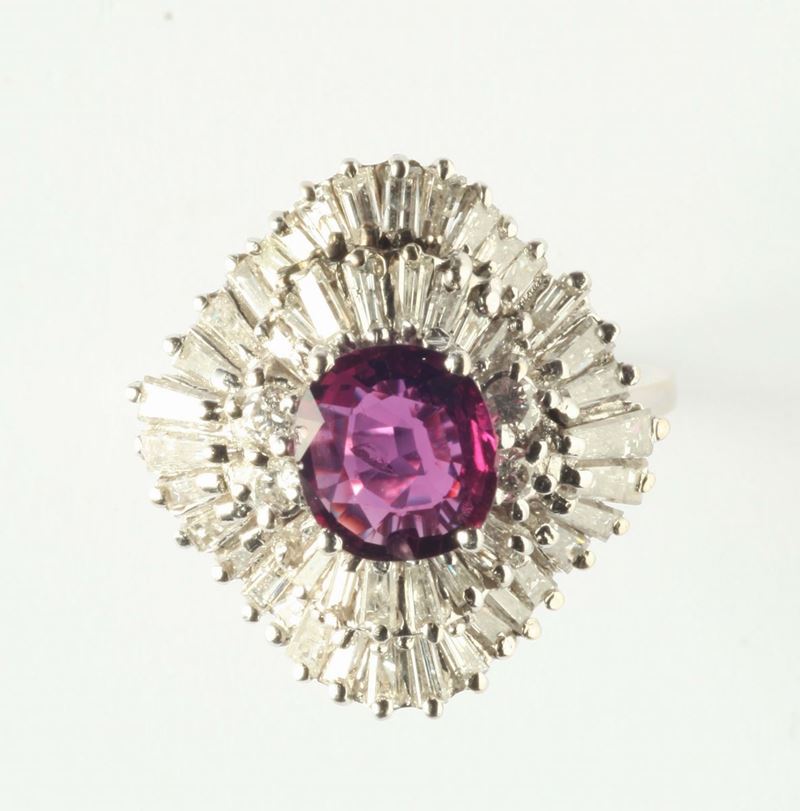 Anello con rubino Thailandia e diamanti taglio brillante e tepper a contorno  - Auction Silvers and Jewels - Cambi Casa d'Aste