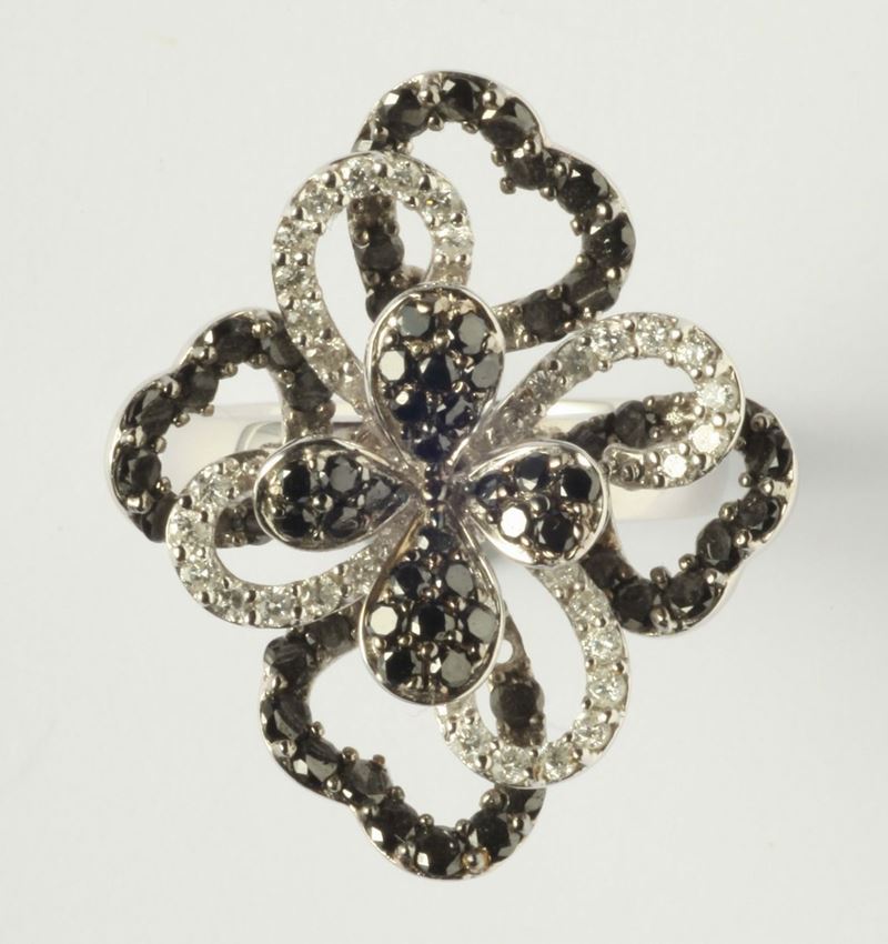 Anello con diamanti bianchi e neri  - Auction Silvers and Jewels - Cambi Casa d'Aste