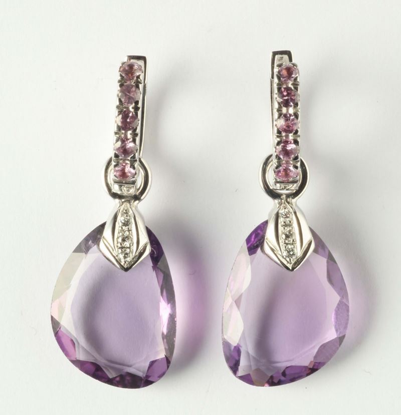 Orecchini pendenti con ametiste e zaffiri rosa  - Auction Silvers and Jewels - Cambi Casa d'Aste