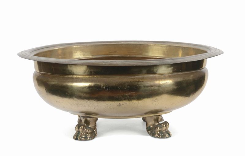 Bacile in rame dorato decorato a sbalzo, Toscana XVI-XVII secolo  - Auction Bartolozzi, House of Antiquaries since 1887 - Cambi Casa d'Aste