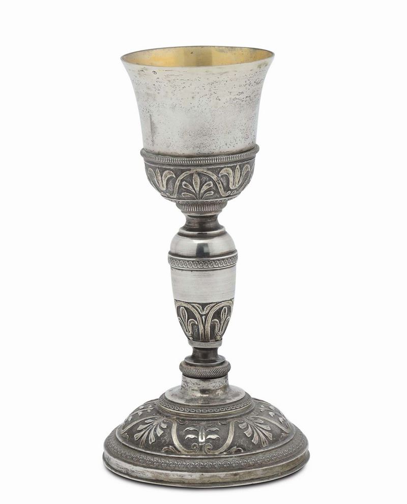 Calice in argento sbalzato a decoro vegetale di gusto neoclassico, nord Italia XIX secolo  - Auction Silvers and Jewels - Cambi Casa d'Aste