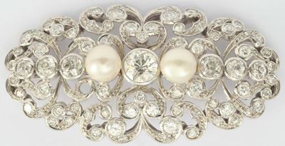 Spilla con Due Perle e Pavé di Diamanti